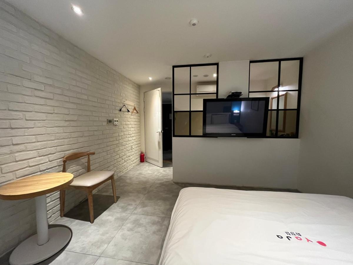 Hotel Yaja Hwajeong Station Коян Екстер'єр фото