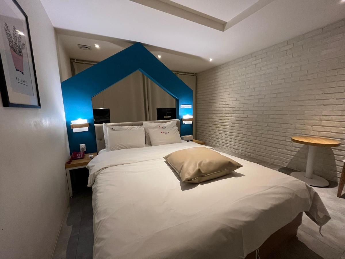 Hotel Yaja Hwajeong Station Коян Екстер'єр фото