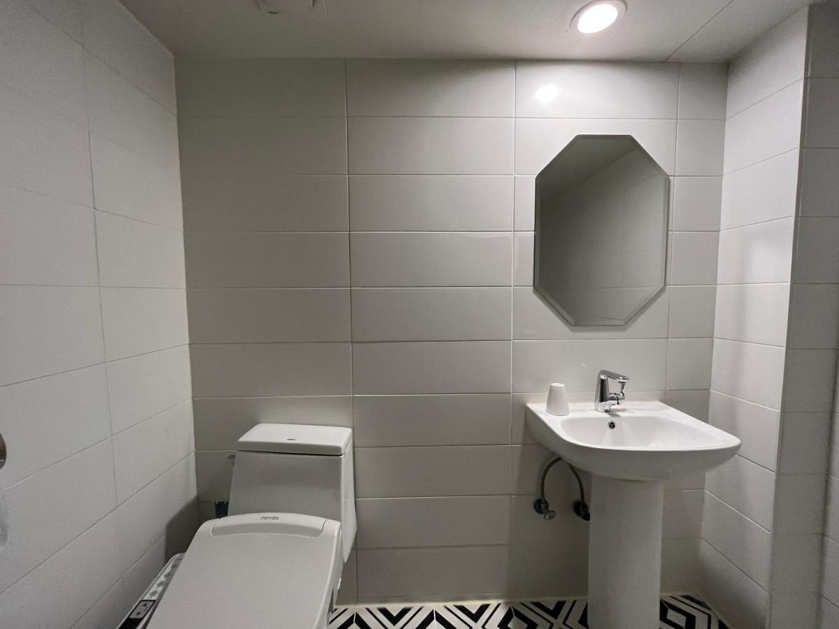Hotel Yaja Hwajeong Station Коян Екстер'єр фото