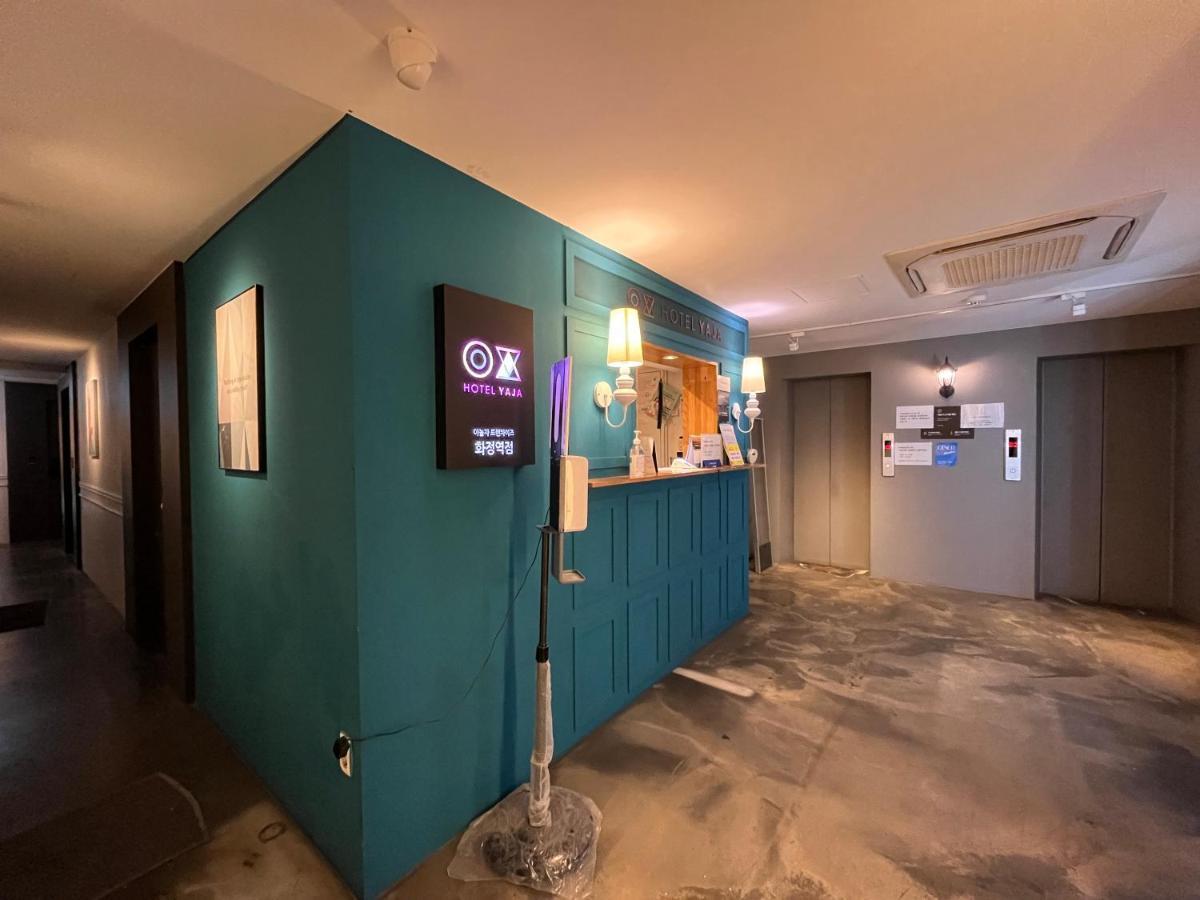 Hotel Yaja Hwajeong Station Коян Екстер'єр фото