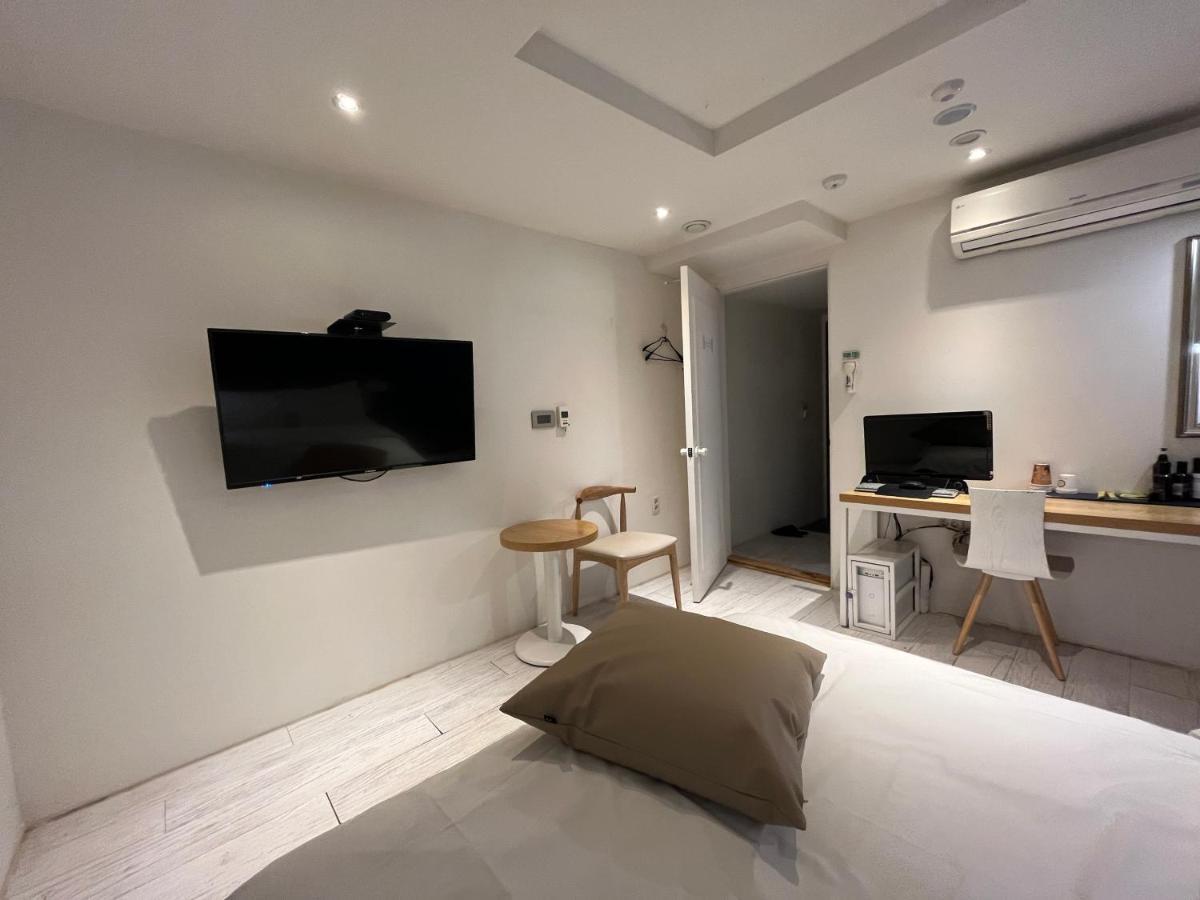 Hotel Yaja Hwajeong Station Коян Екстер'єр фото