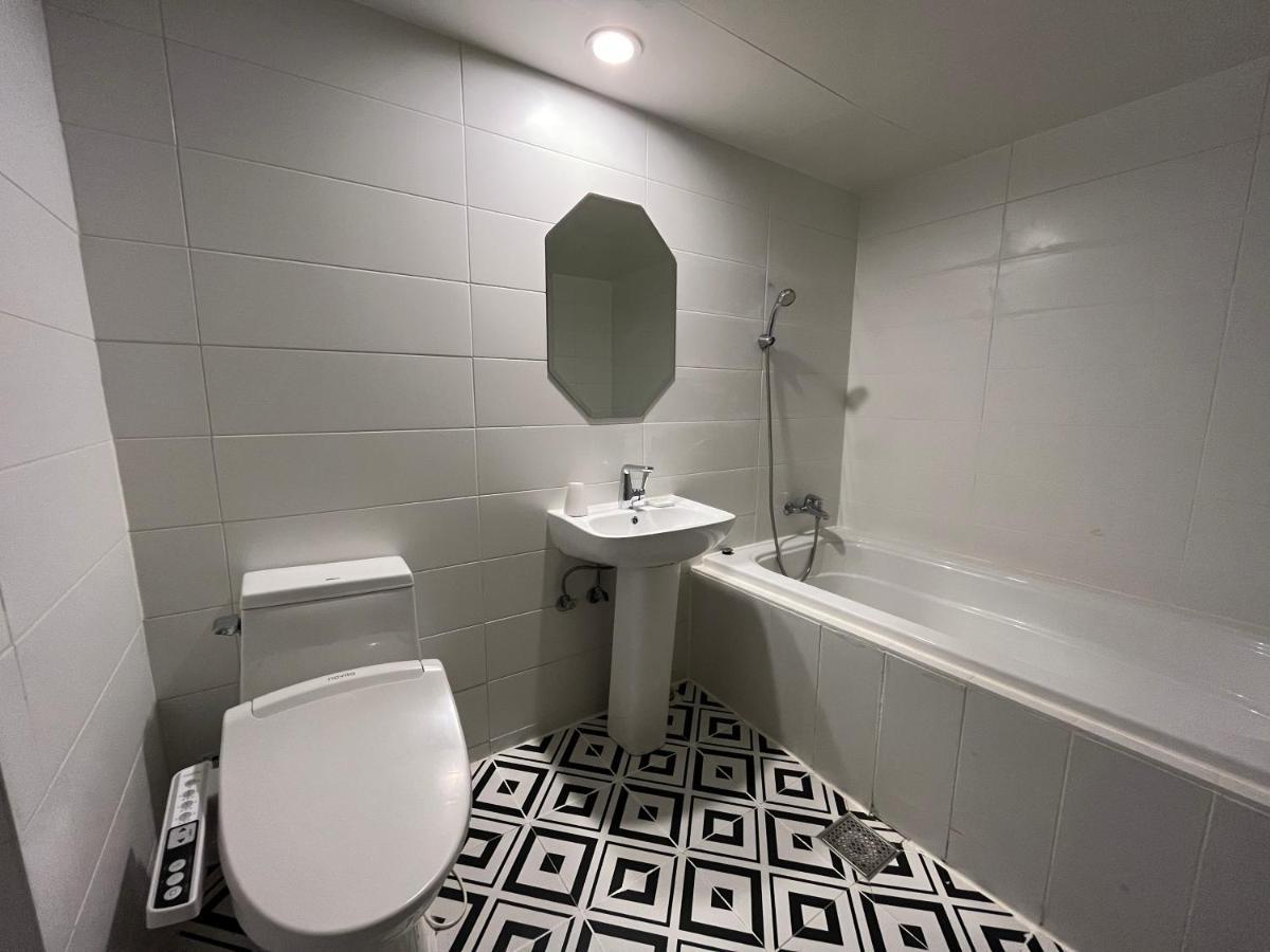 Hotel Yaja Hwajeong Station Коян Екстер'єр фото
