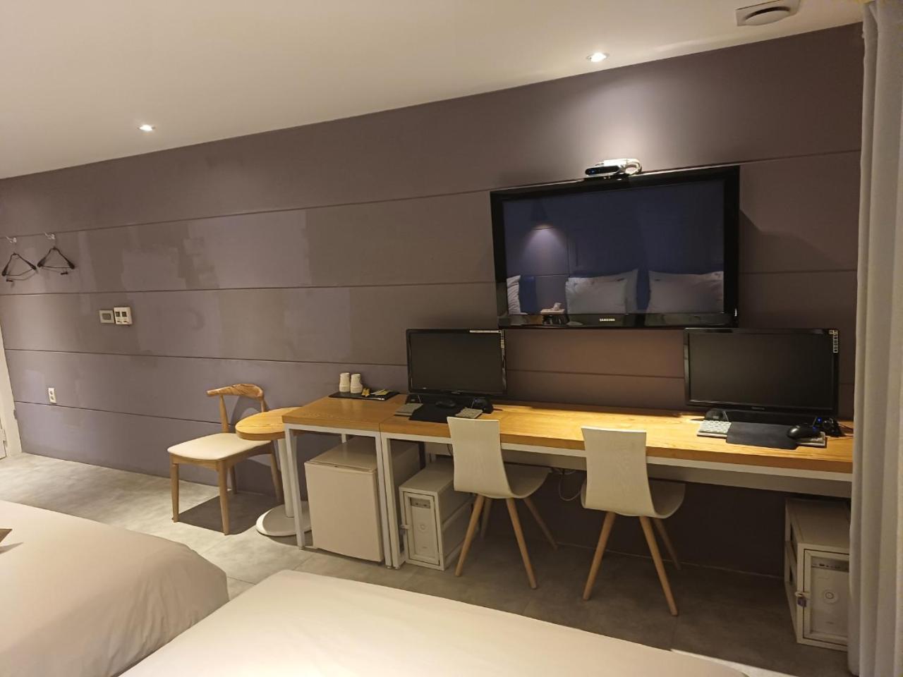 Hotel Yaja Hwajeong Station Коян Екстер'єр фото