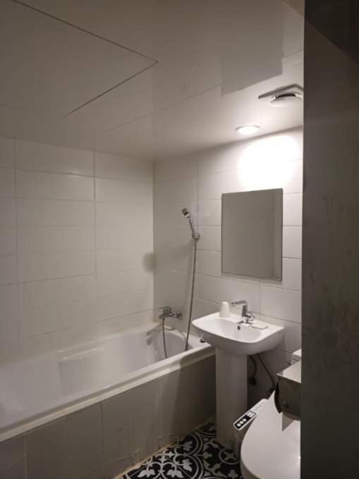 Hotel Yaja Hwajeong Station Коян Екстер'єр фото